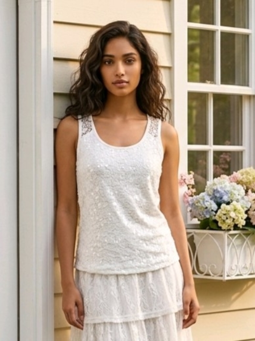 Roz & Ali Women's White Tank Lace Yoke on Back And Sequin Details XL EUC